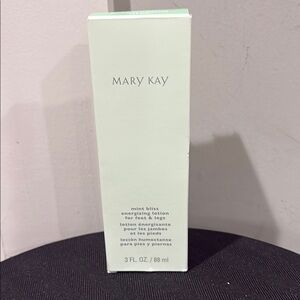 Mary Kay Mint Bliss Lotion - Refreshing Green
